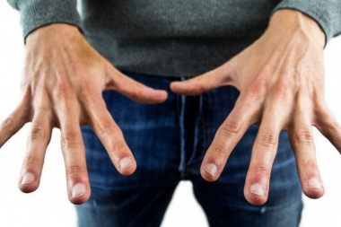 TEST OD 3 SEKUNDE: Položaj palca otkriva da li ste u problemu (VIDEO)