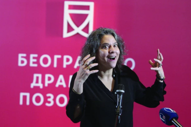 Lenka Udovički nakon više od dve decenije režira u Beogradu: Valjamo se u blatu na dnu kace!