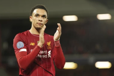 KRAJ JE: Trent NAPUŠTA LIVERPUL nakon 20 godina - EMOTIVNI oproštaj tera suze na oči! (VIDEO)