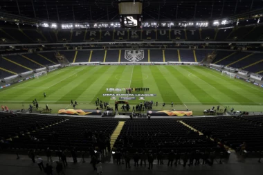 U Švajcarskoj je fudbal zabranjen: Ajntraht i Bazel se dogovorili za revanš!