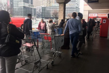 (FOTO) VANREDNO STANJE U NJUJORKU, DAN PRVI: Ovako izgleda Velika jabuka