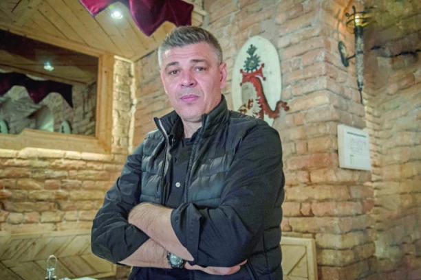 (FOTO) Skriveni slikar: Pogledajte umetničko delo Sava Miloševića!