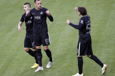 Dobar meč i slavlje crno-belih: Partizan se osvetio Voždovcu u sablasnoj atmosferi!