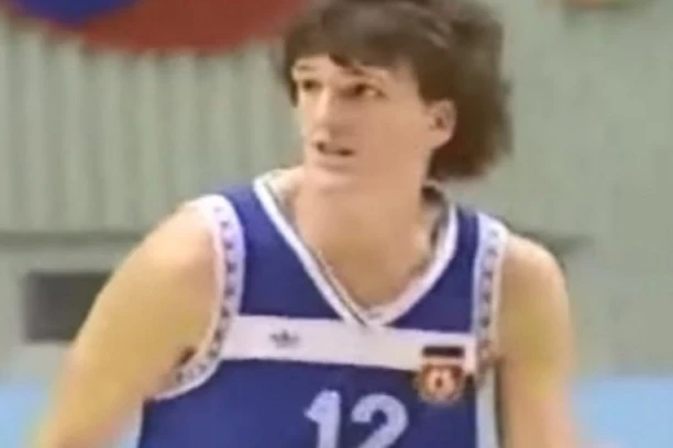 Sećate li se najpoznatije anegdote sa prostora bivše Jugoslavije?"Ma igraj Razo, boli te k**ac!"