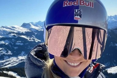 (FOTO) Lindzi prkosi koronavirusu: Evo sa kim lepa plavuša provodi vreme u izolaciji!