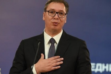 Vučić čestitao Andreju Plenkoviću na pobedi