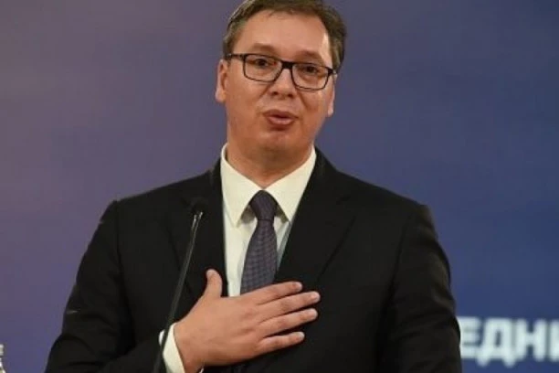 Vučić čestitao Andreju Plenkoviću na pobedi