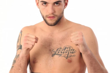 Odloženi mečevi Veljka Ražnatovića!