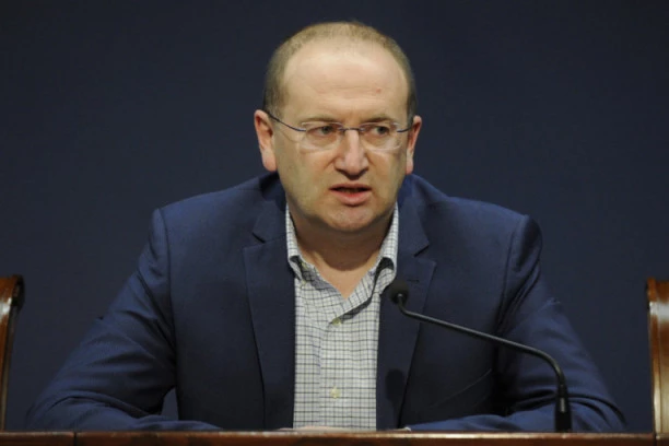 Zoran Gojković potvrdio: Od danas kreće policijski čas do subote, prelazimo u fazu lične odgovornosti