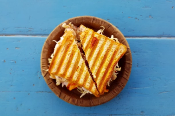 ČITAVOG ŽIVOTA SPREMATE TOST POTPUNO POGREŠNO! Ovako će biti desetostruko ukusniji, kulinarski eksperti garantuju!