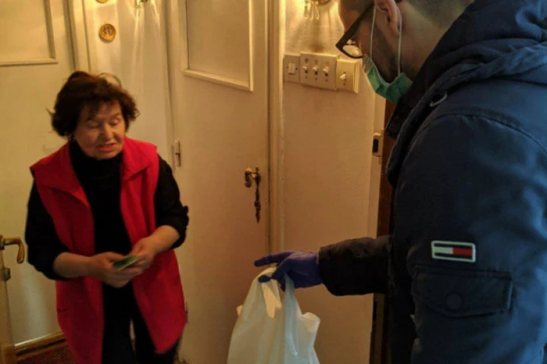 Aktivan Volonterski servis za najstarije stanovnike Vračara