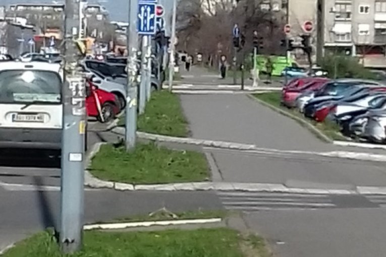 Na ulicama na Novom Beogradu može se sresti tek po neki prolaznik