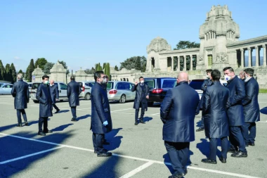 UŽAS U ITALIJI! Vojska iznosi tela preminulih iz Bergama: Krematorijumi i pogrebne službe preopterećeni!