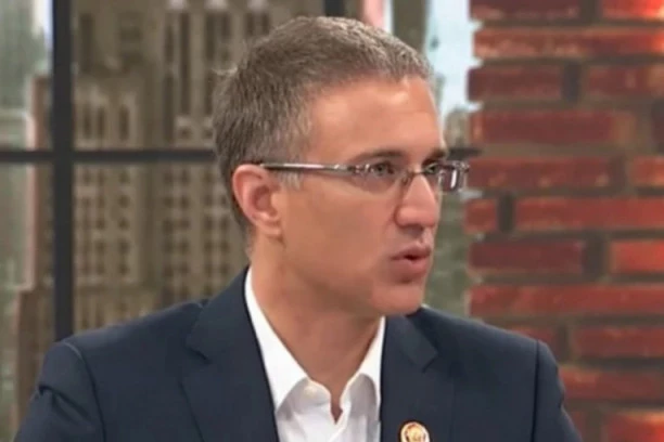 Stefanović: Auto-put nije blokiran, demonstranti se povukli!