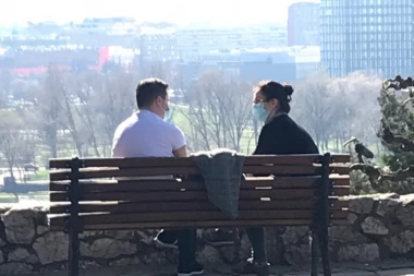 EAKZB: Korona verovatno ostaje i preko leta