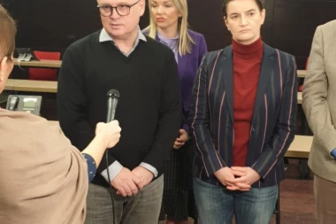 Brnabićeva obišla volonterski centar na Vračaru