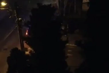 (VIDEO) INCIDENT NA VOŽDOVCU: Prekršili policijski čas, pa se džipom zakucali u zid