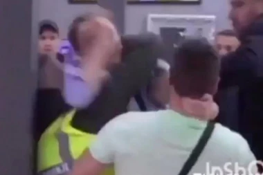 (FOTO, VIDEO) HITNA DISKVALIFIKACIJA! Anabela ZARILA nokte Miljkoviću u vrat, ima RANE I PODLIVE!