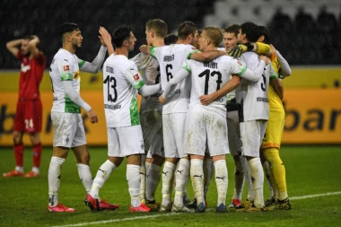 Fudbaleri Menhegladbaha odrekli se plate u korist zaposlenih