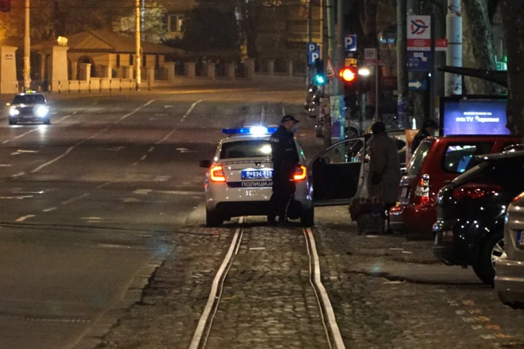 Zapretio policiji preko Fejsbuka da će upotrebiti silu ako ga budu dirali za vreme policijskog časa!
