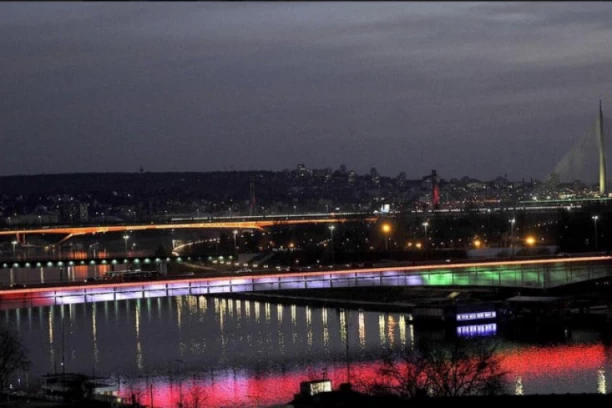 (FOTO) IZDRŽITE, PRIJATELJI: Beograd šalje podršku Italiji