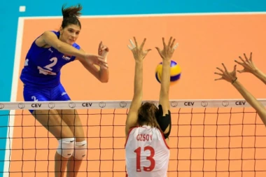 Poznata odbojkašica se obratila srpskom narodu: Zemljaci, kad ovo prođe ne tražite medalje i donacije od naših sportista!