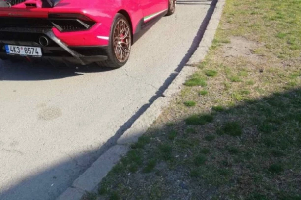 OVO IMA SAMO U SRBIJI: Presretači zaustavili vozače "lambordžinija i ferarija" kod Ušća, a zaplet je tek tad počeo