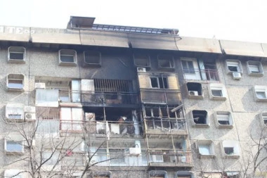 Bračni par se ugušio od dima, požar izbio iz stana ispod! Detalji stravične tragedije na Novom Beogradu
