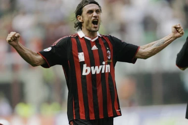 Uklizaj i toj koroni! Božanstvo važnije od mode u Milanu, svi navijaju za Paola Maldinija!