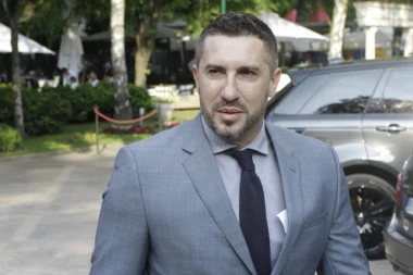 Munjevita akcija: Detalji krađe luksuzne "mašine" Ivice Dragutinovića!