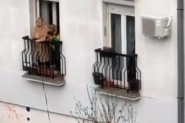 Baka je apsolutni hit - smislila je genijalni način da prošeta ljubimca za vreme zabrane kretanja