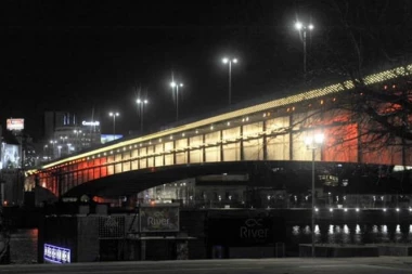 (FOTO) VELIKO SRCE BEOGRADA: Simboli prestonice u bojama španske zastave