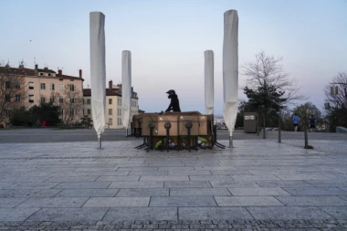 U Francuskoj za jedan dan preminulo 833 ljudi!