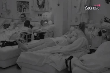 (VIDEO) Navukla ga u VRELU postelju: Janjuš završio u krevetu kod Marinkovićeve, zaboravio na KAMERE!