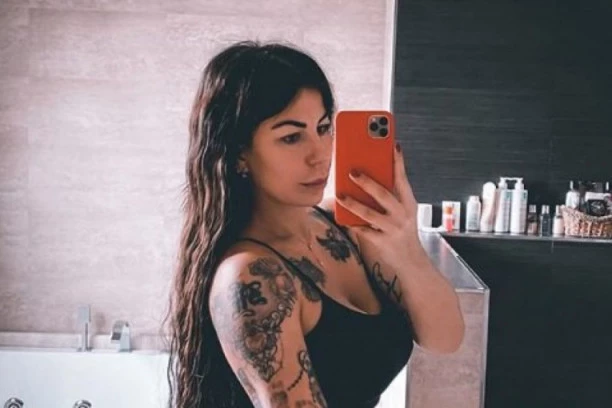 (FOTO) PROVOKATIVNA ZORANA ZAPALILA INSTAGRAM: Miličićeva supruga objavila sliku od koje mnogi muškarci padaju u nesvest!