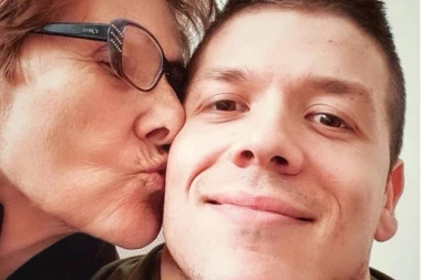 UPLAŠEN! Sloba Radanović kroz suze otkrio: Majka mi ide na rizičnu operaciju, ne znam da li će joj srce izdržati!