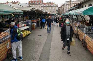 RADNO VREME ZA PRAZNIKE! PIJACE ZATVORENE SAMO NA VASKRS, ALI NE SVE! Ako vam nešto zafali, na crveno slovo rade ove 4, ali skraćeno!
