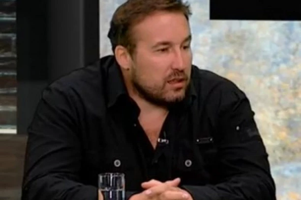 Vladislav Šćepanović, slikar i profesor: Slikam leteće tanjire, ali ne verujem da stvarno lete!