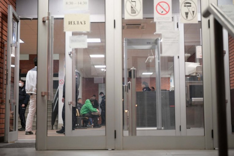 Prijave su pisane za 50 ljudi koji su se zatekli napolju posle početka policijskog časa