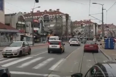 (VIDEO) Ljudi, šta radite, bre? Je l' se ovo zove vanredno stanje? U jeku epidemije Požeška vrvi od gužve!