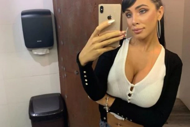 (FOTO) Šok! Trudna Subotićka izložila nerođeno dete riziku: Podvrgla se u petom mesecu trudnoće estetskom zahvatu!