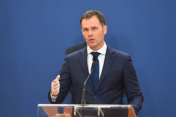 MINISTAR FINANSIJA O ĐILASU: Poligraf je kamen spoticanja najvećeg lažova i lopova Srbije! MORA DA ODGOVARA