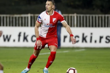 (FOTO) Kakvo priznanje za našeg fudbalera: Zahvalnica Petkoviću za doniranje 100.000 maski