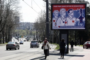 (FOTO) OVDE RADE NAŠI HEROJI: Ispred tri beogradske ustanove bilbordi za medicinare! Pogledajte šta na njima piše!