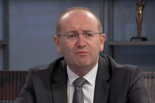 Stručnjaci objašnjavaju: Zbog OVOGA kod mladih koronavirus može da izazove komplikacije