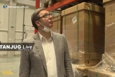 Vučić obišao magacin u kome se nalazi medicinska oprema: Do sada smo dali preko 300 miliona evra