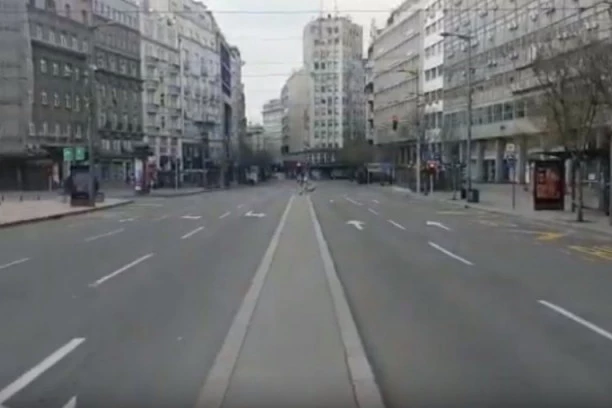 (VIDEO) Pogledajte kako izgleda nedeljno popodne na Terazijama i Trgu republike