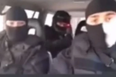 (VIDEO) Imaju i oni dušu: Pogledajte kako se specijalci zabavljaju u automobilu dok kruže gradom za vreme policijskog časa