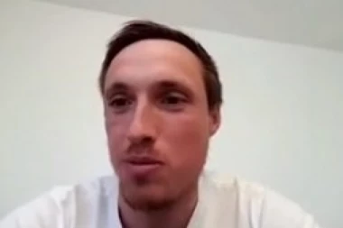 (VIDEO) Hit igrača Osijeka na internetu: Živim sa taštom, danas na balkonu u osam aplaudirajte za mene