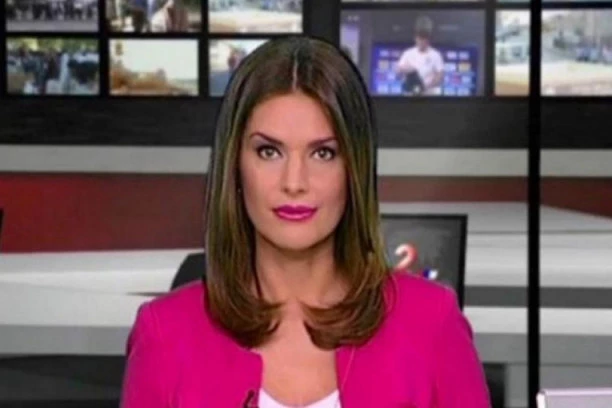 (FOTO) Prepoznali je samo po glasu: Maja Manojlović se posle izolacije u dnevniku pojavila potpuno transformisana!